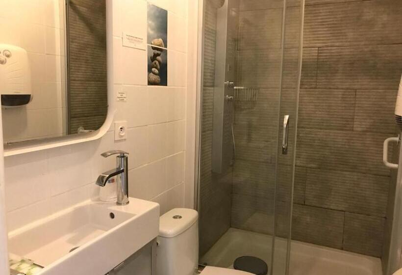 בית מלון כפרי Logis   Le Neptune Hôtel & Restaurant