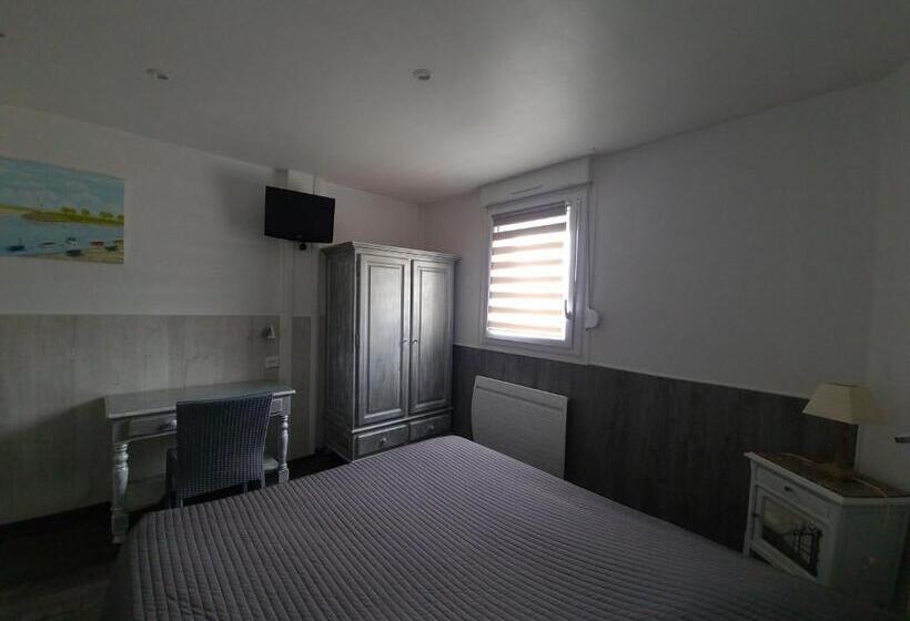 בית מלון כפרי Logis   Le Neptune Hôtel & Restaurant