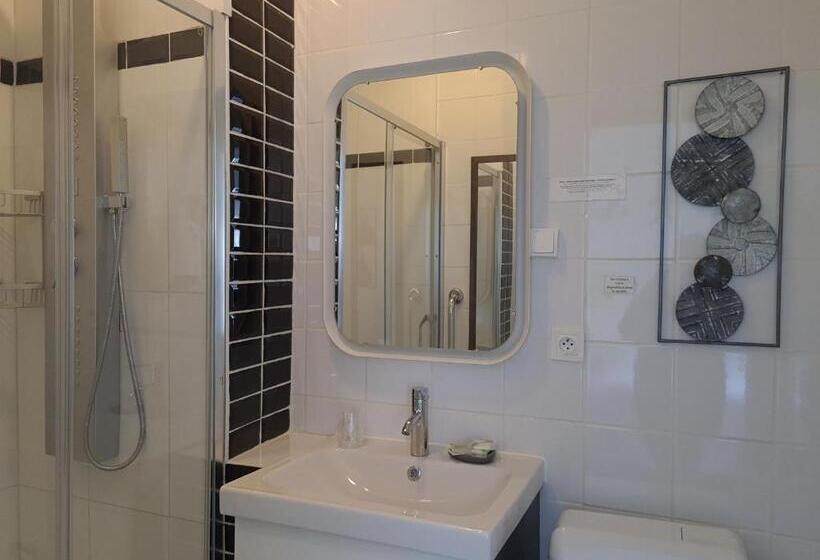 בית מלון כפרי Logis   Le Neptune Hôtel & Restaurant