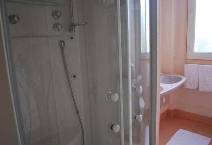 فندق Logis Hôtel & Restaurant   Le Normandie