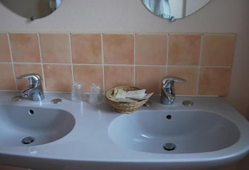 فندق Logis Hôtel & Restaurant   Le Normandie