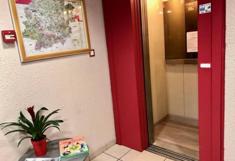 Отель Logis Hôtels Hôtel Et Restaurant Les Cordeliers