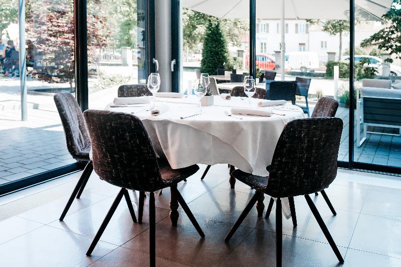 فندق Logis Hôtel Restaurant Au Lion Rouge