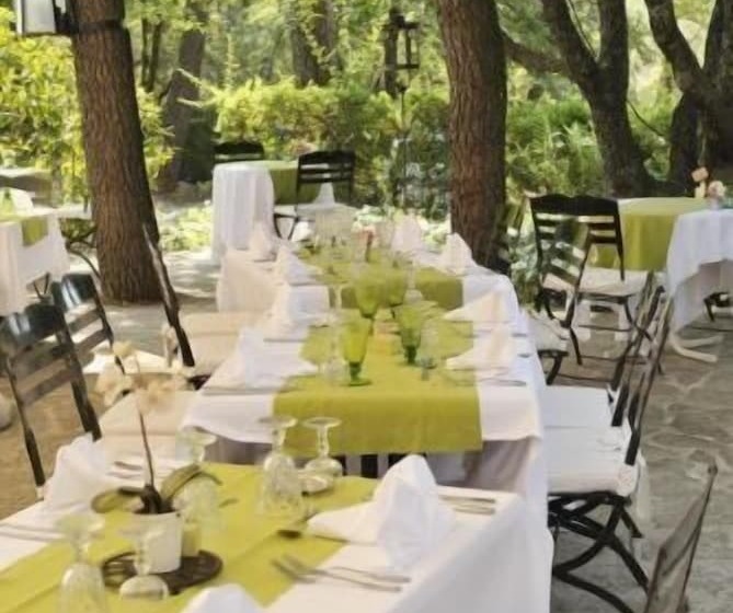 בית מלון כפרי Logis Hôtel Restaurant Des Pins