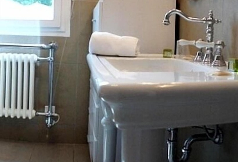 בית מלון כפרי Logis Hôtel Restaurant Des Pins