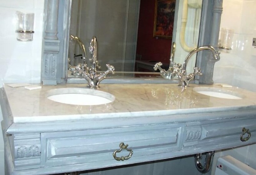 בית מלון כפרי Logis Hôtel Restaurant Des Pins