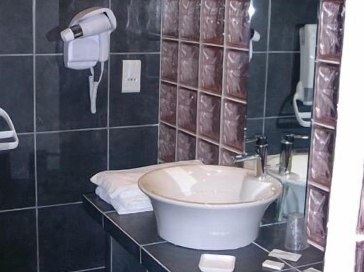 בית מלון כפרי Logis Hôtel Restaurant Des Pins