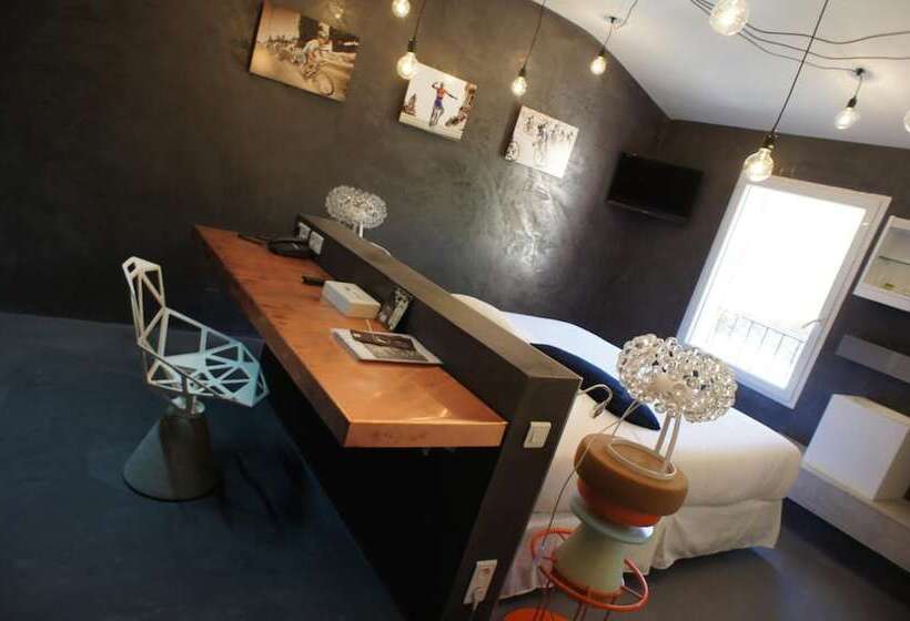 בית מלון כפרי Logis Hôtel Restaurant Des Pins