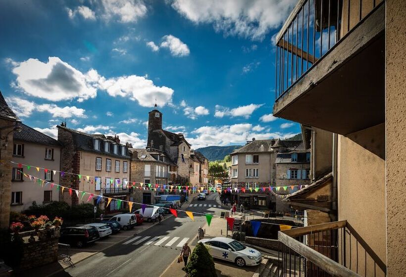 Logis Hotel Restaurant Du Commerce