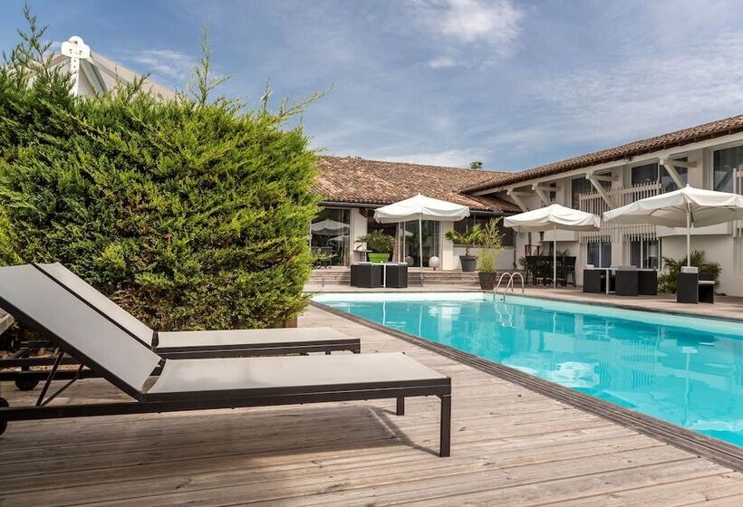 ホテル Logis Hôtel Restaurant La Citadelle