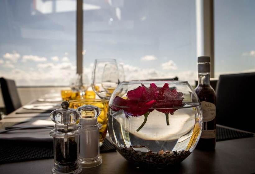 ホテル Logis Hôtel Restaurant La Citadelle