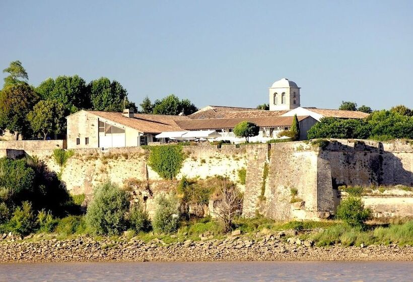 ホテル Logis Hôtel Restaurant La Citadelle