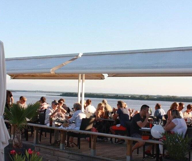 ホテル Logis Hôtel Restaurant La Citadelle