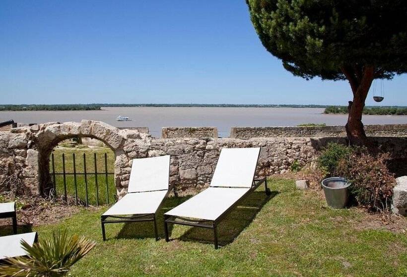 ホテル Logis Hôtel Restaurant La Citadelle