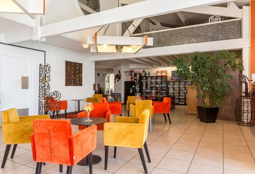 ホテル Logis Hôtel Restaurant La Citadelle