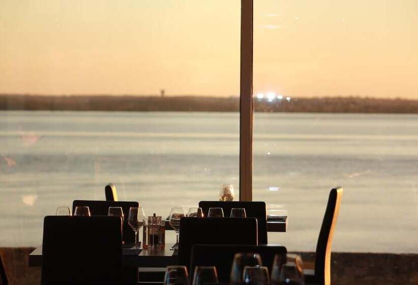 ホテル Logis Hôtel Restaurant La Citadelle