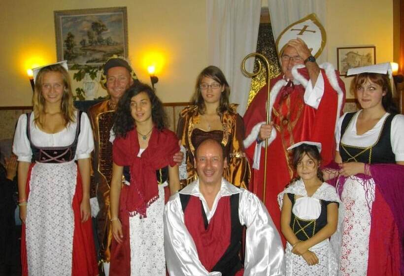 בית מלון כפרי Logis Hôtel Restaurant La Tête Des Faux