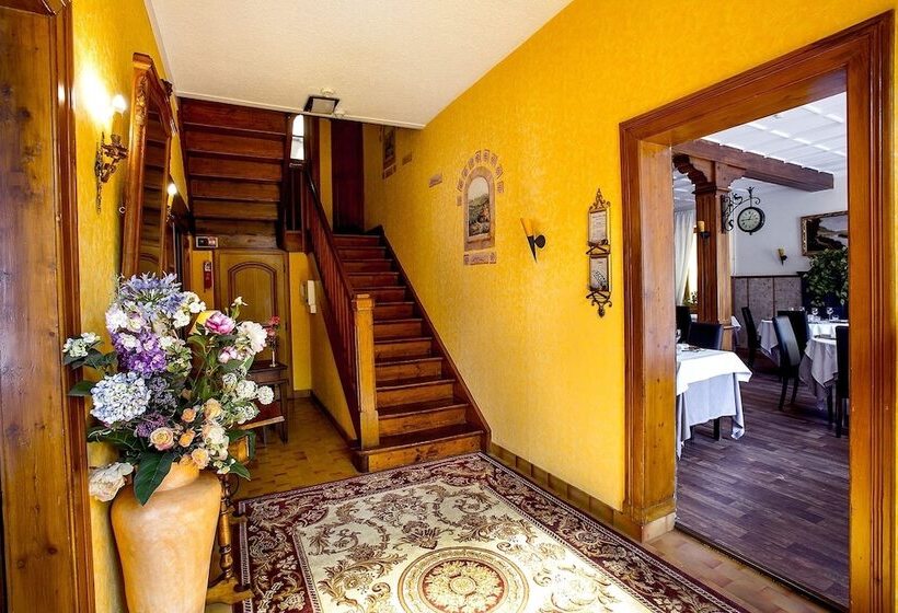 호텔 Logis Hôtel Restaurant La Tête Des Faux