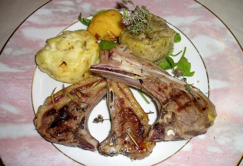 호텔 Logis Hôtel Restaurant La Tête Des Faux