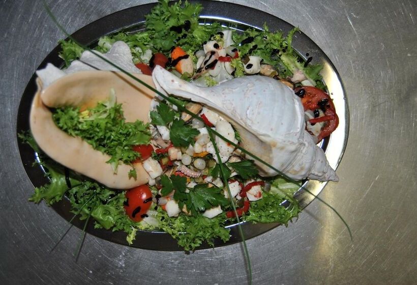 호텔 Logis Hôtel Restaurant La Tête Des Faux