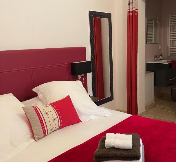 Logis Hotel Restaurant Le Domaine De La Régalière