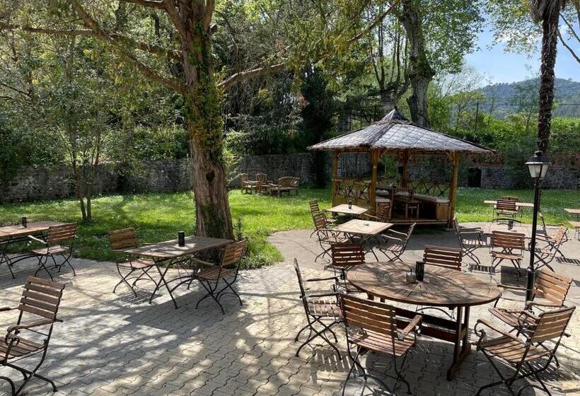 Logis Hotel Restaurant Le Domaine De La Régalière