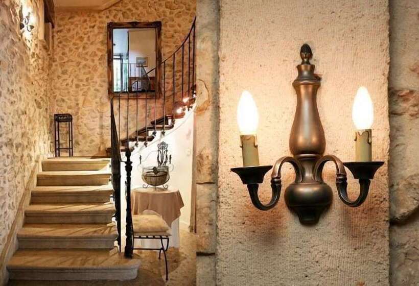 ホテル Logis Hôtel Restaurant Les Géraniums