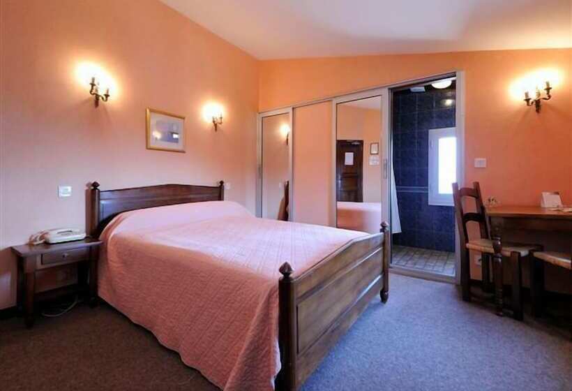 ホテル Logis Hôtel Restaurant Les Géraniums