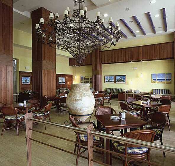 هتل Melilla Puerto, Affiliated by Meliá