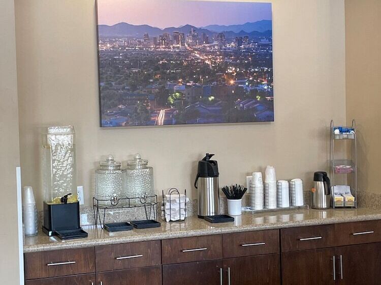 هتل Baymont By Wyndham Phoenix North