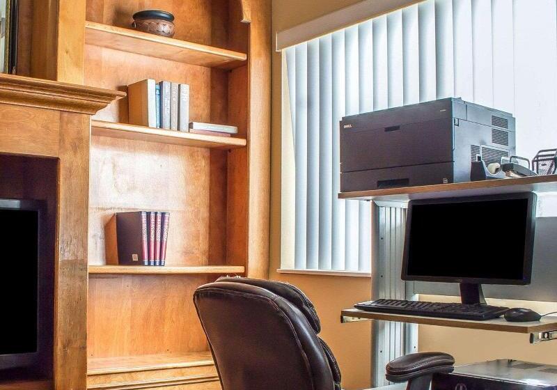 هتل Baymont By Wyndham Phoenix North