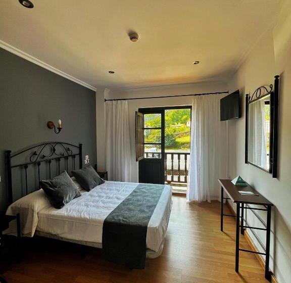 هتل Puerto Calderon