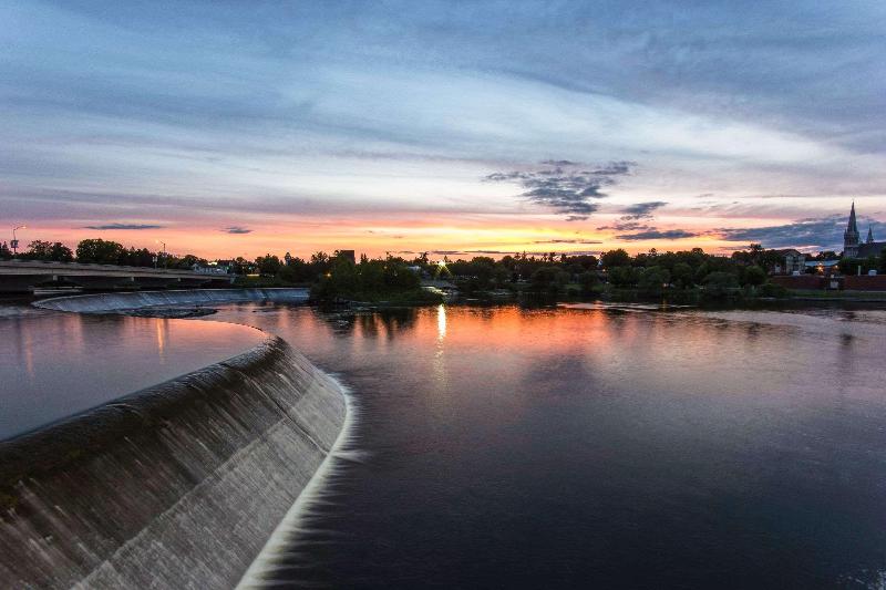 فندق Quality Inn