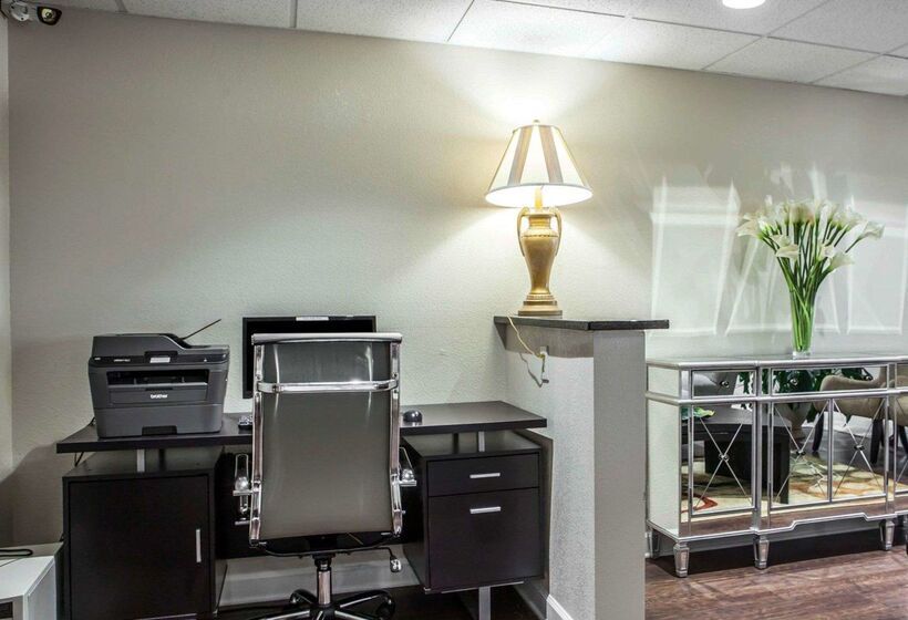 فندق Quality Inn