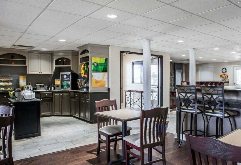 فندق Quality Inn