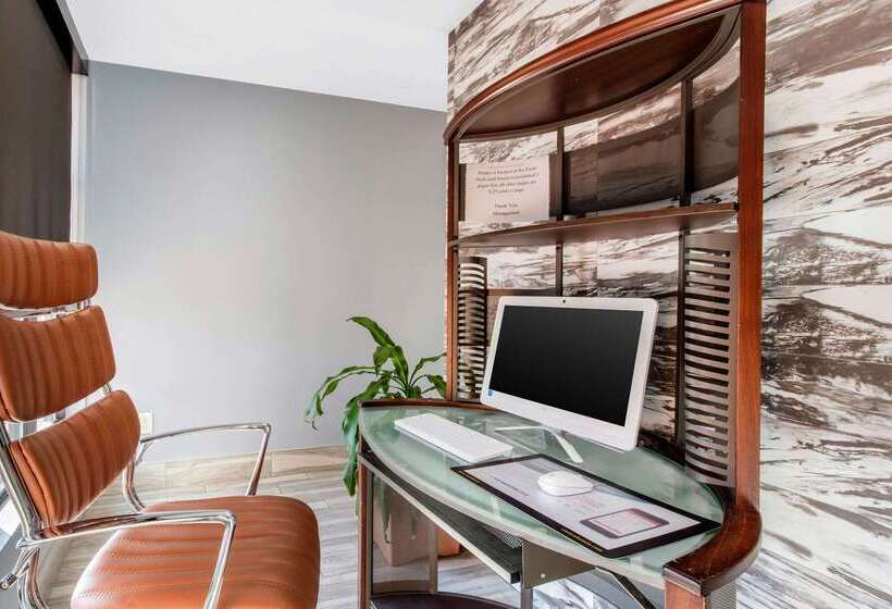 Отель Quality Inn & Suites Montgomery East Carmichael Rd