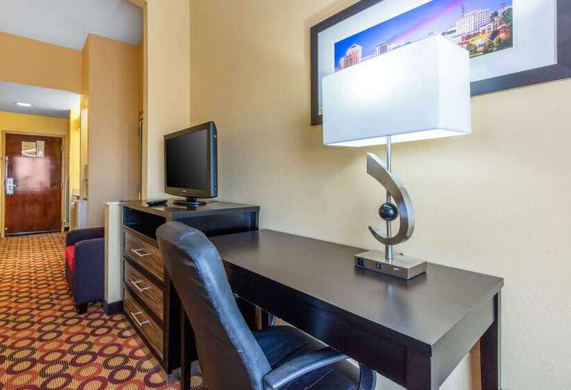Отель Quality Inn & Suites Montgomery East Carmichael Rd