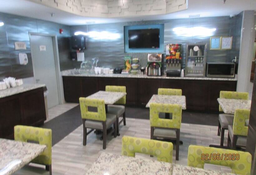 Отель Quality Inn & Suites Montgomery East Carmichael Rd