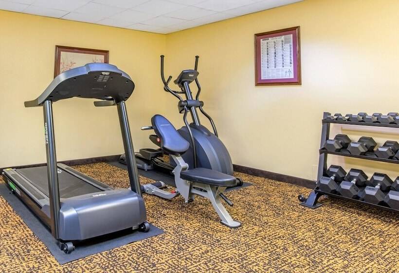 Отель Quality Inn & Suites Montgomery East Carmichael Rd