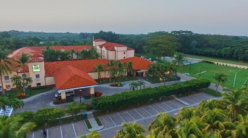 Quality Hotel Real Aeropuerto San Salvador
