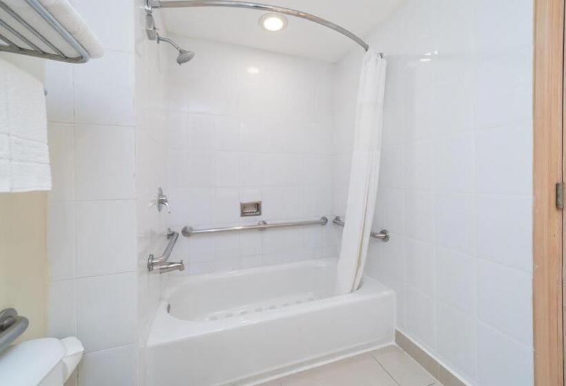 Quality Hotel Real Aeropuerto San Salvador