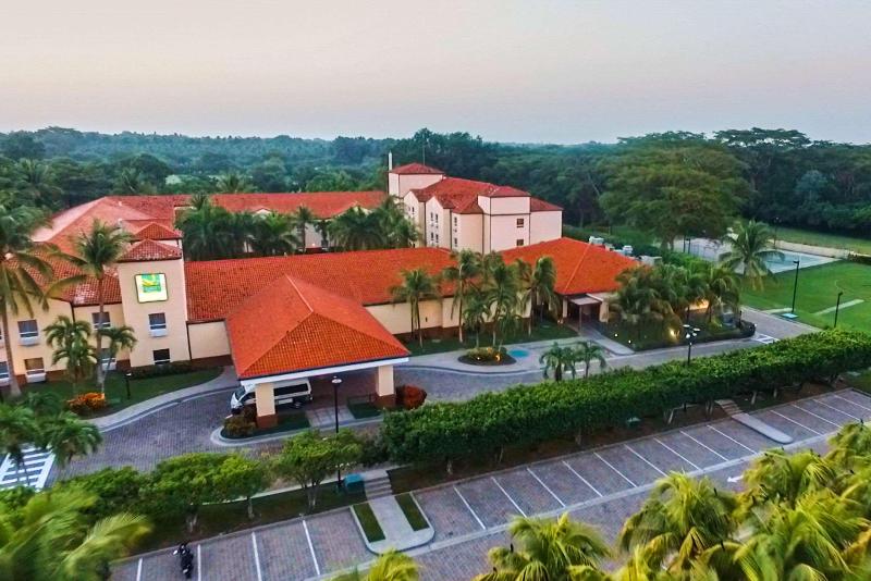 Quality Hotel Real Aeropuerto San Salvador