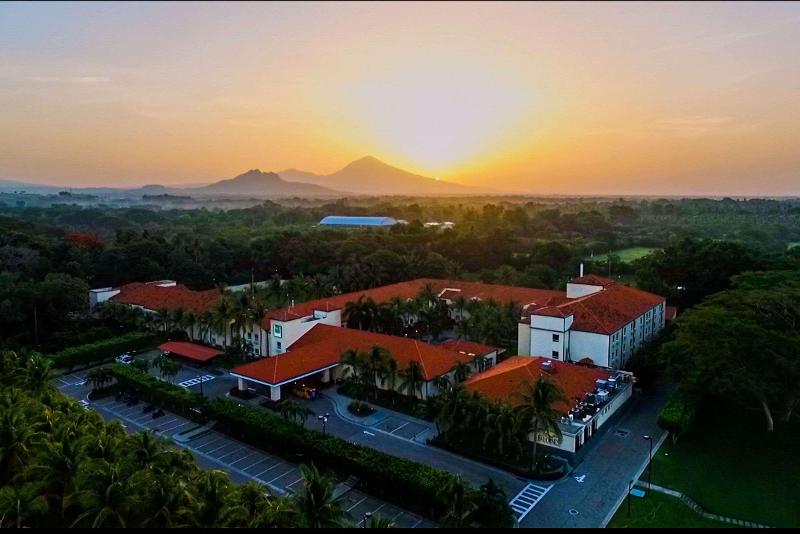 Quality Hotel Real Aeropuerto San Salvador