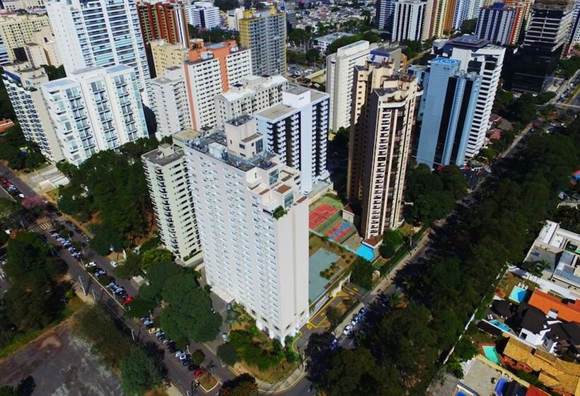 Отель Quality Suites Alphaville