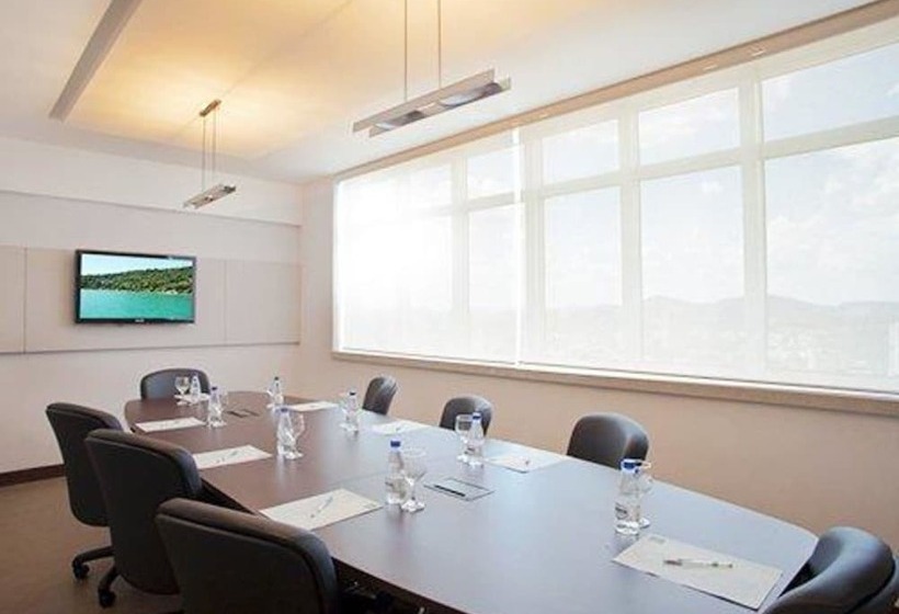 Отель Quality Suites Alphaville