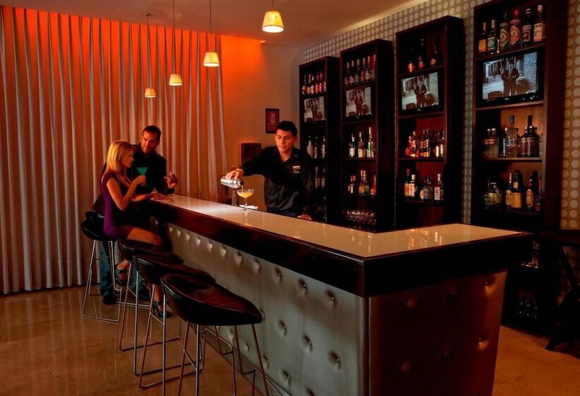 Radisson Hotel San Isidro