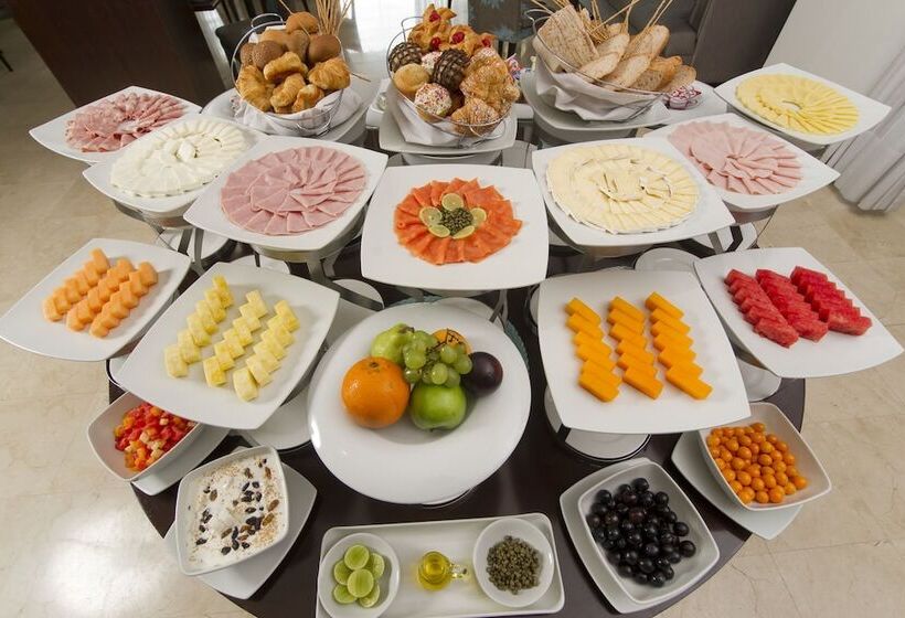 Radisson Hotel San Isidro