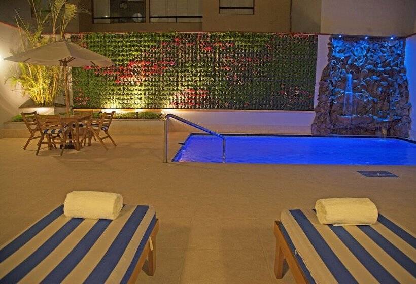 Radisson Hotel San Isidro