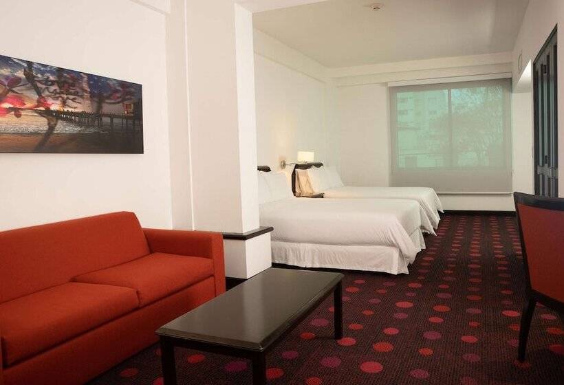 Radisson Hotel San Isidro