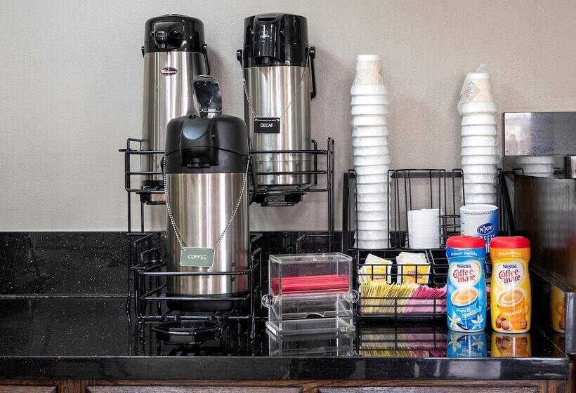 هتل Red Roof Inn & Suites Oxford